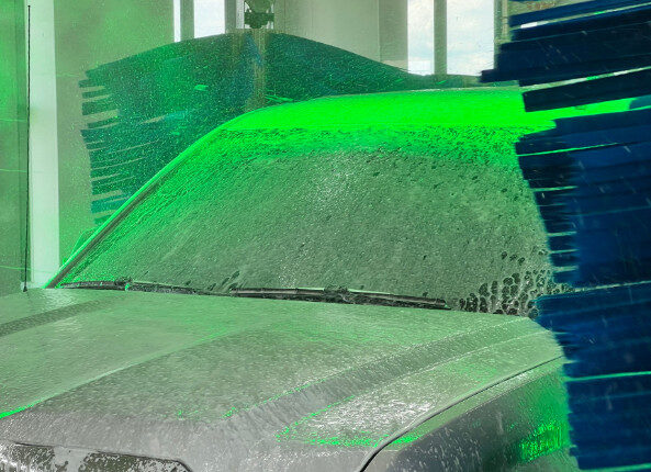 Low pH presoak car wash